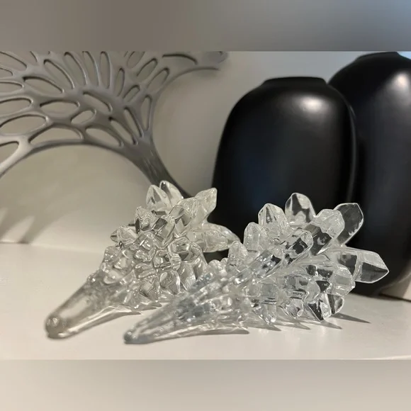 Two Vintage Clear Art Glass Christmas Trees 6" & 7” Winter Home Decor - Picture 4 of 5